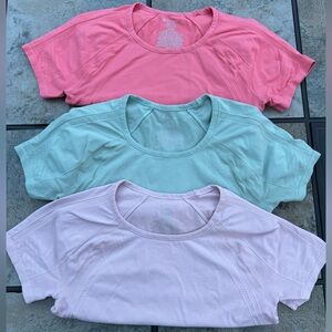 Gaiam Warrior Seamless Tee Size Medium Bundle